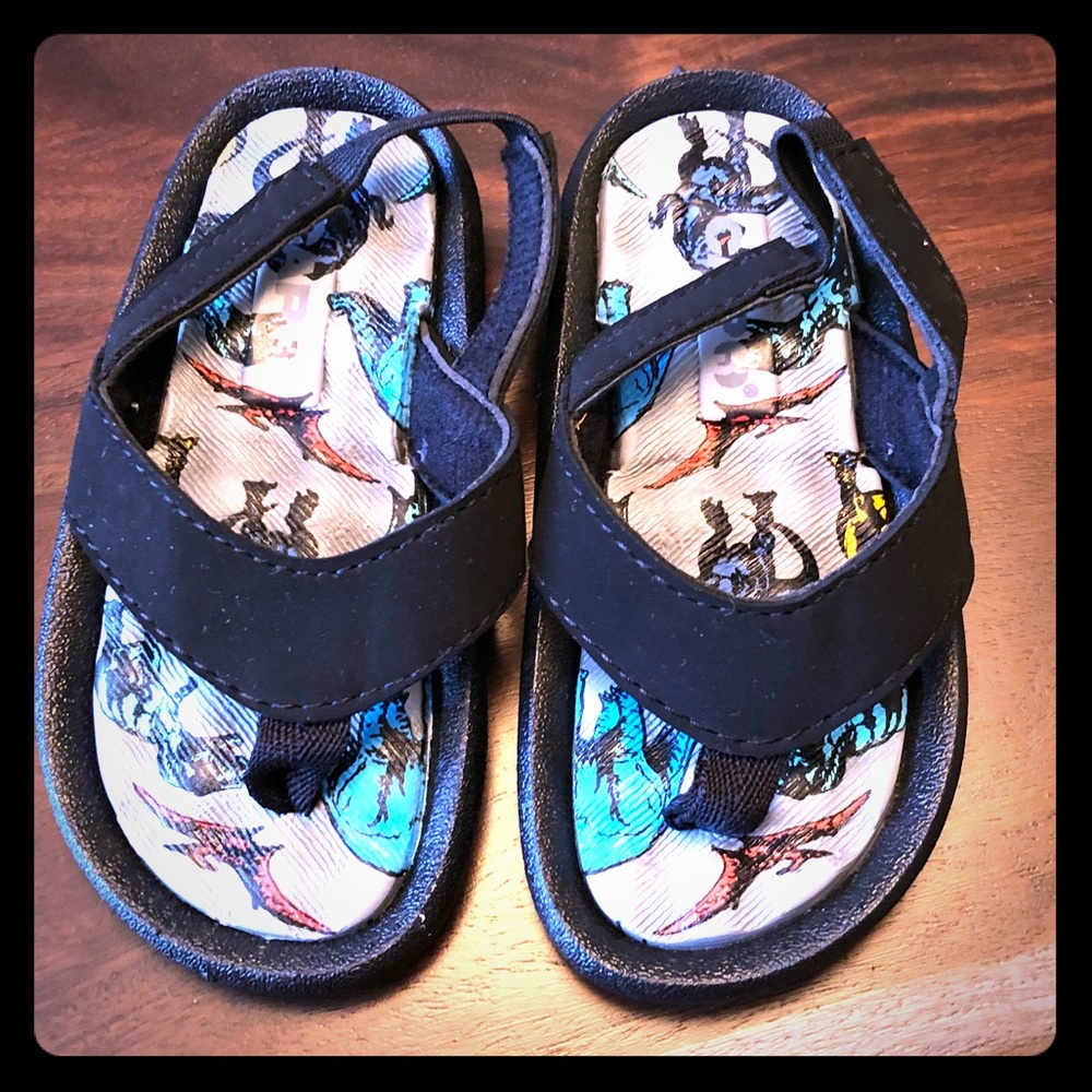 Capri dinosaur flip flops size 4-5 toddler